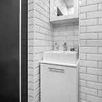 Lejlighed Center 2br W/ Free Parking & Terrace *