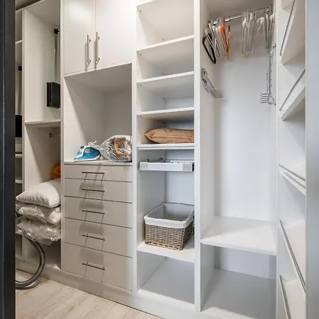 شقة Center 2br W/ Free Parking & Terrace بلوفديف